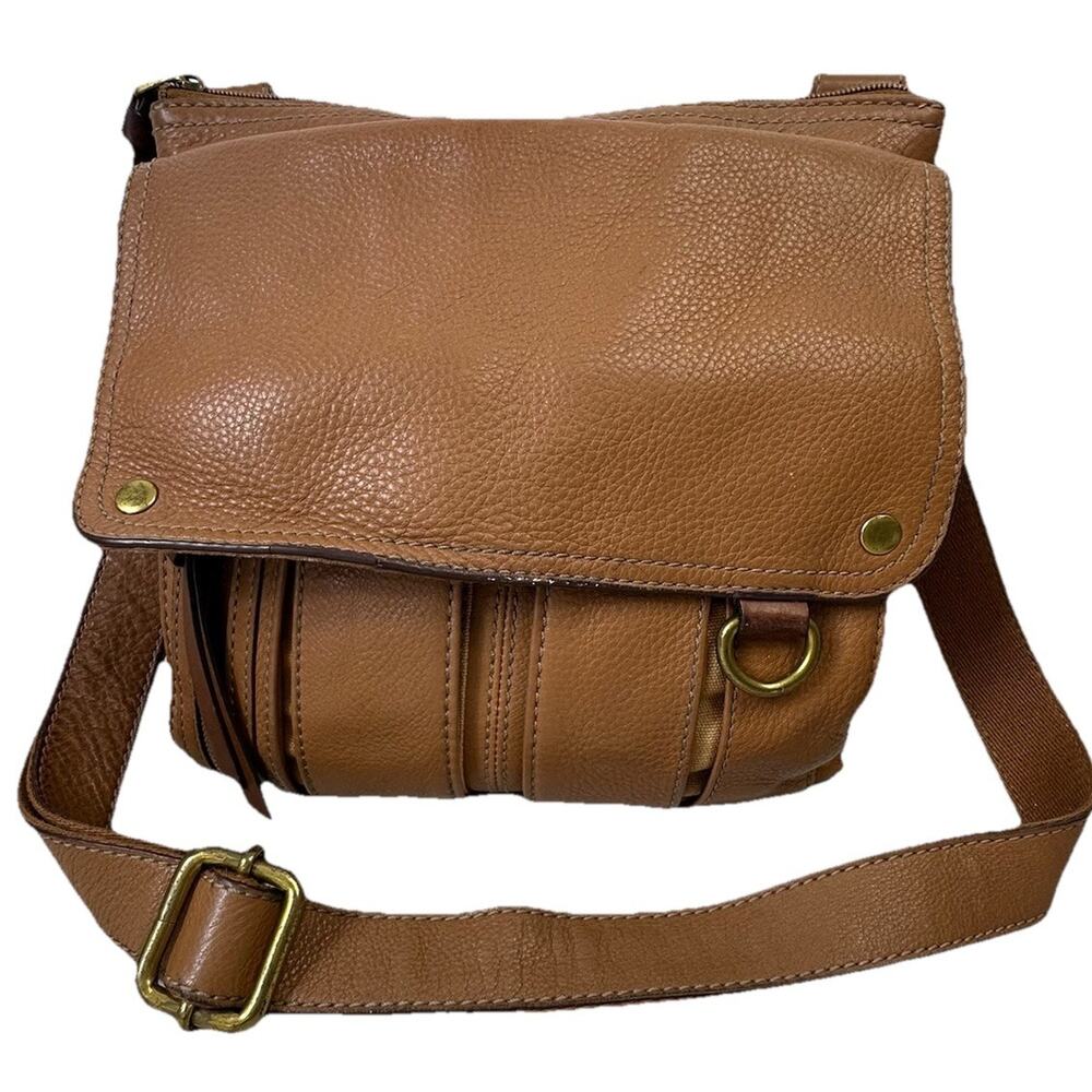 Fossil Morgan Traveler Caramel Pebbled Leather Crossbody Bag Purse Messenger EUC